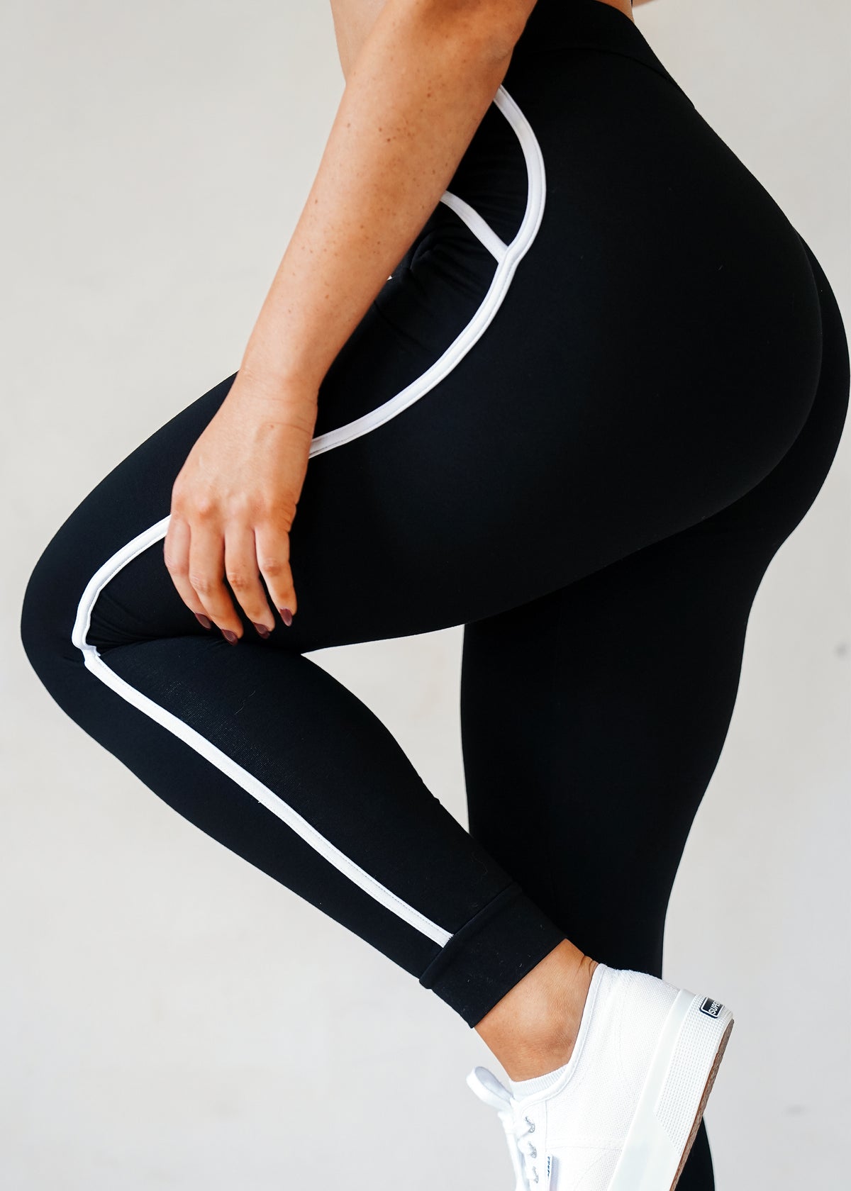 Rhea Jogger - Raven