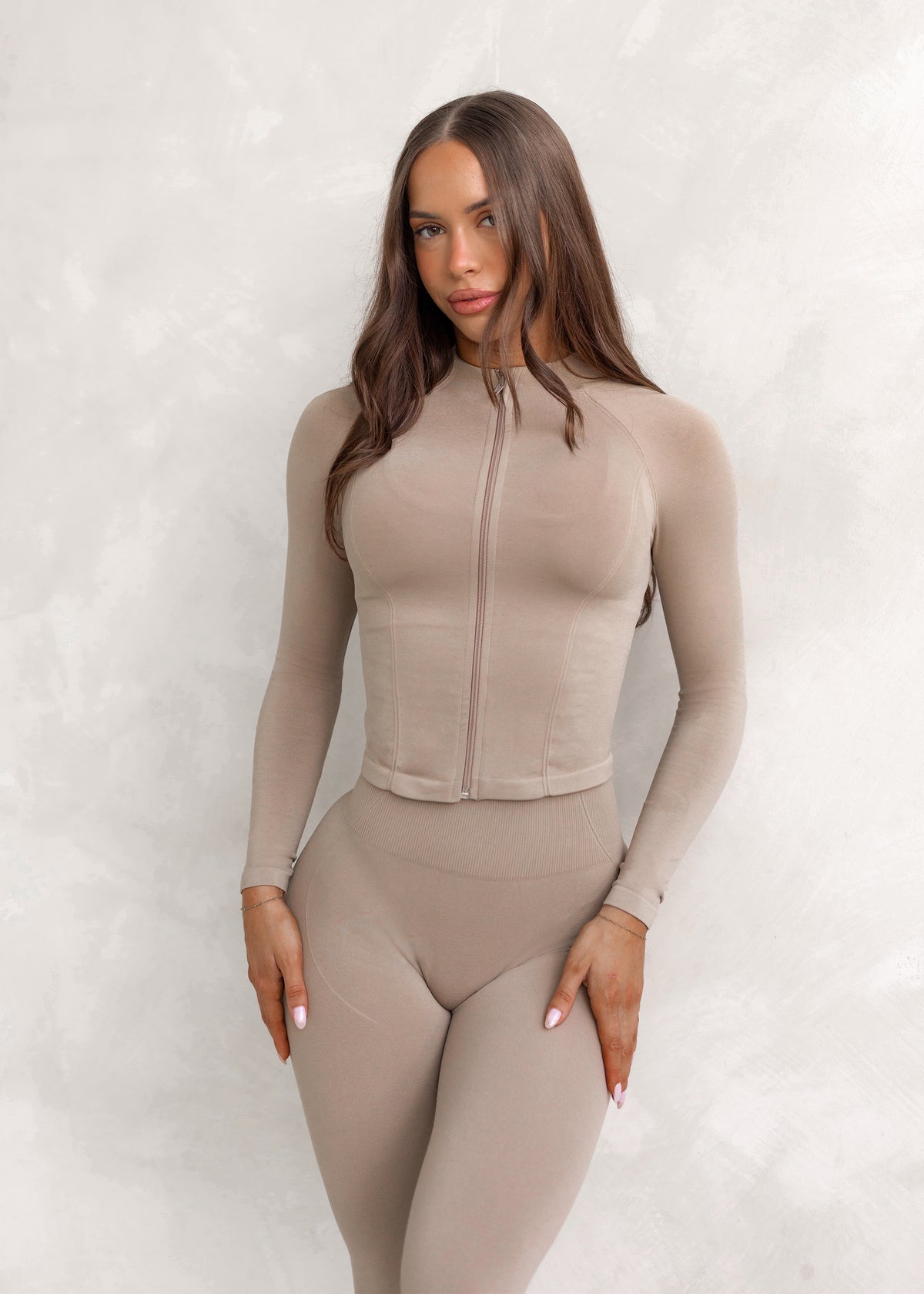 Essence Shape Zipper - Nude Tan