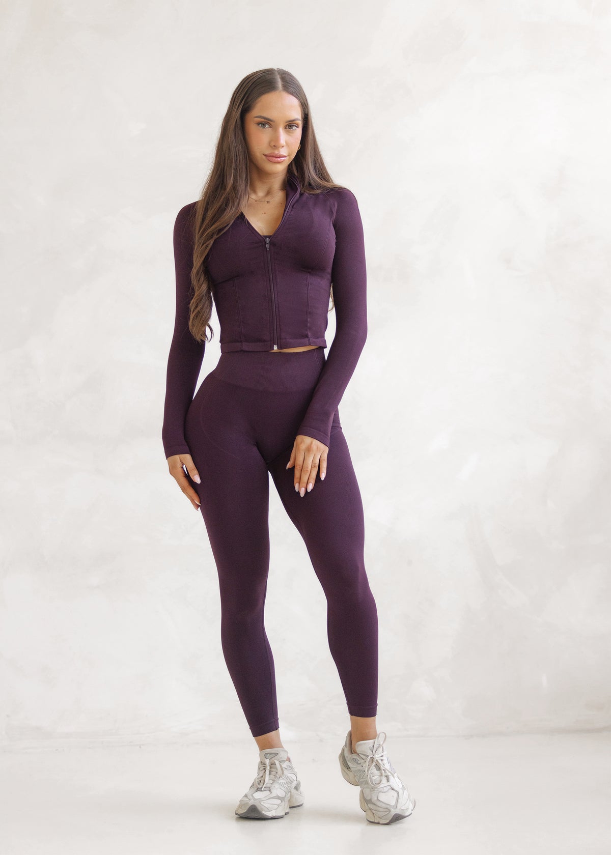 Essence Shape Zipper - Deep Cherry