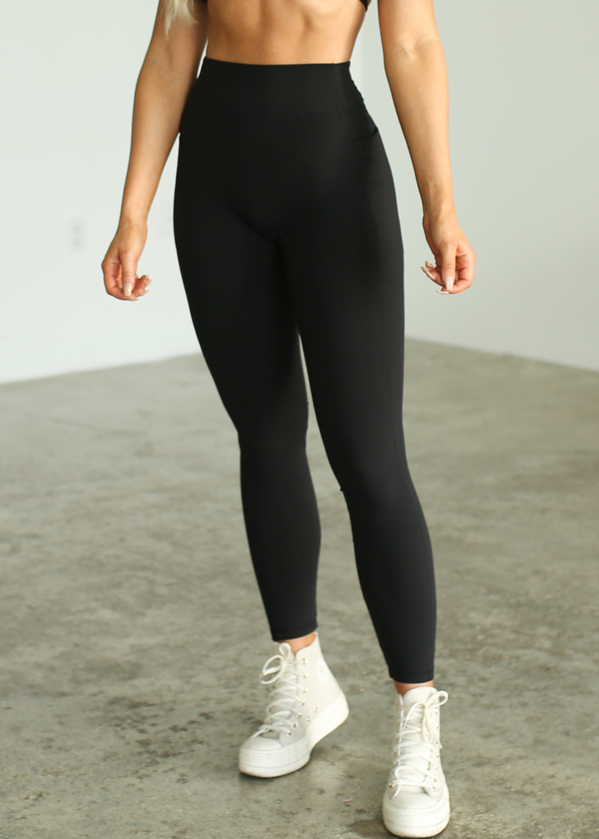 Lumi Bare Pocket Contour Legging - Carbon Black